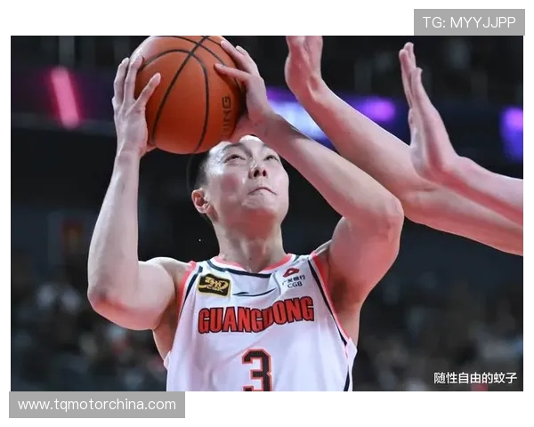 胡明轩：从青涩新人到篮球赛场的璀璨之星，勇敢拼搏铸就辉煌人生