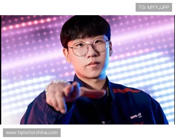 《探索RulerADC的游戏之路：从职业成长到英雄联盟巅峰》