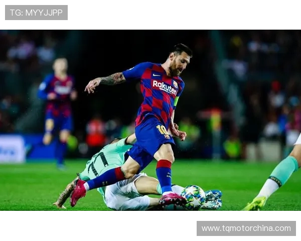 巴萨与埃瓦尔对决前瞻分析球队状态战术布置及关键球员表现